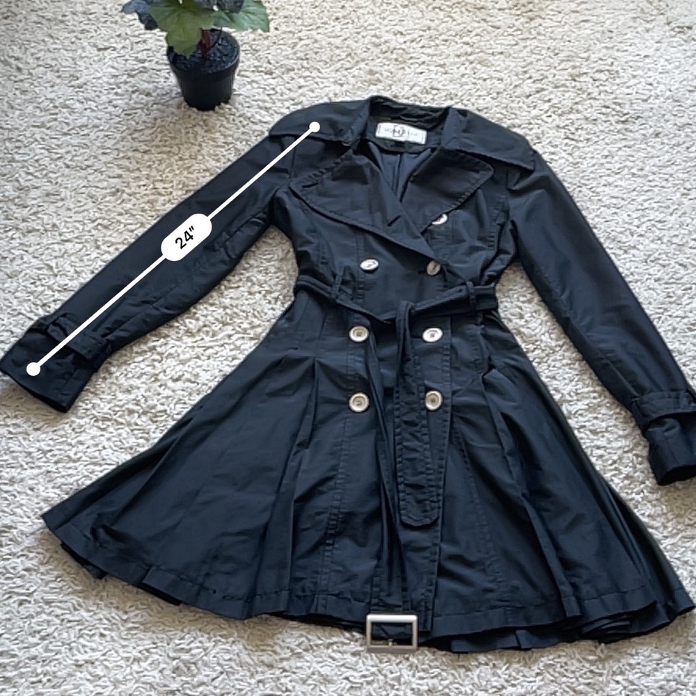 Donatella Trench Coat 🧥 - Picture 7 of 8